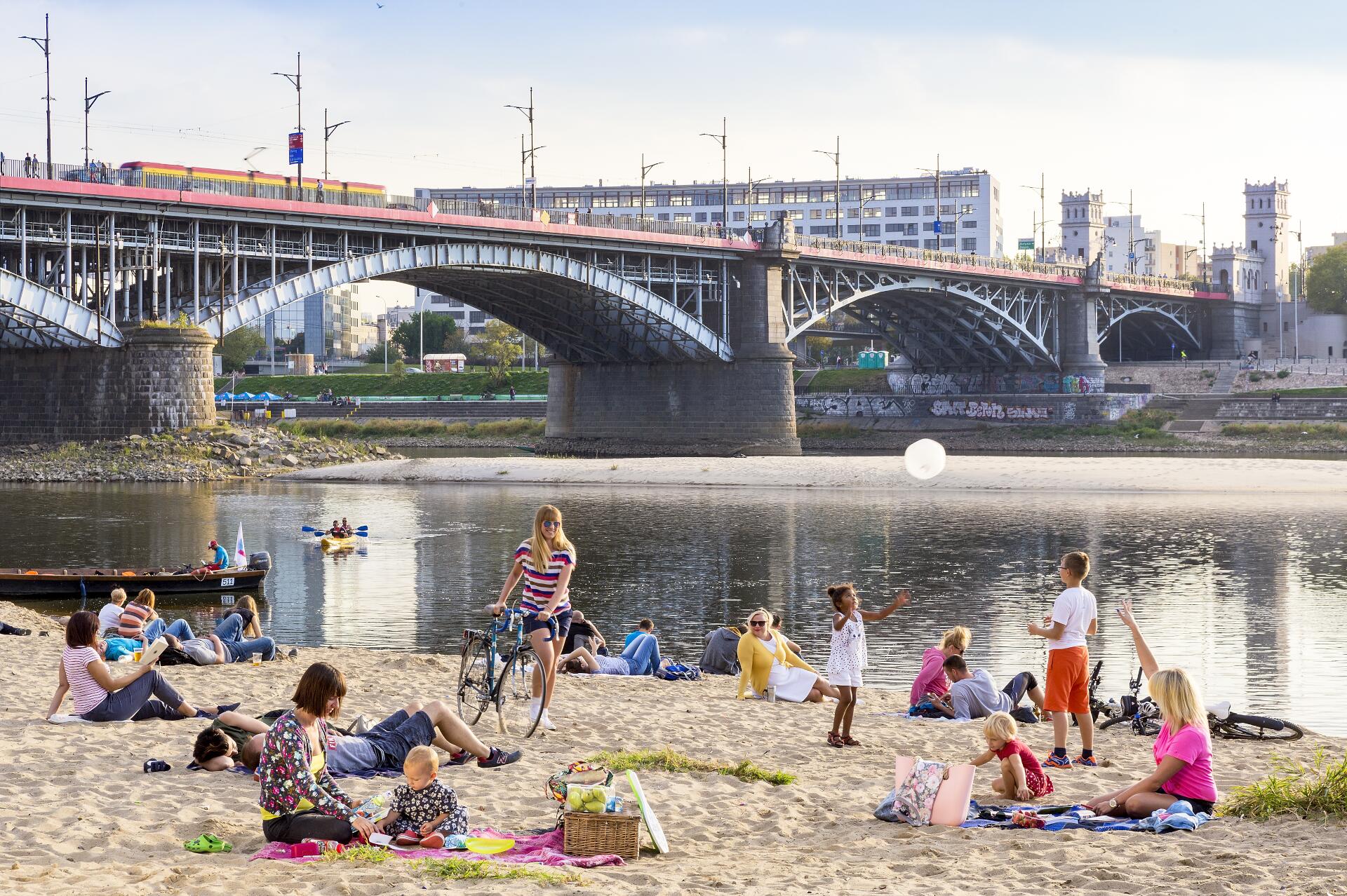 Река висла варшава. Варшава Висла. Vistula River Warszawa. Пляж Вислы. Варшава есть море.